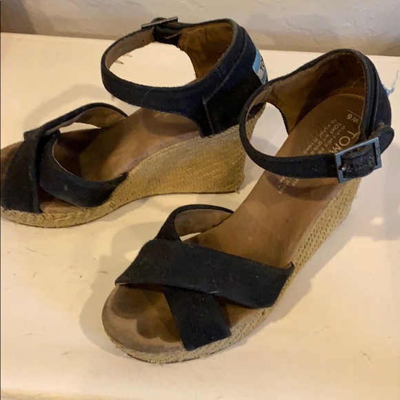 TOMS Wedges - Picture 2 of 5